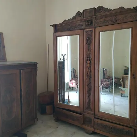 Via Canali 7 Mario House Bed & Breakfast